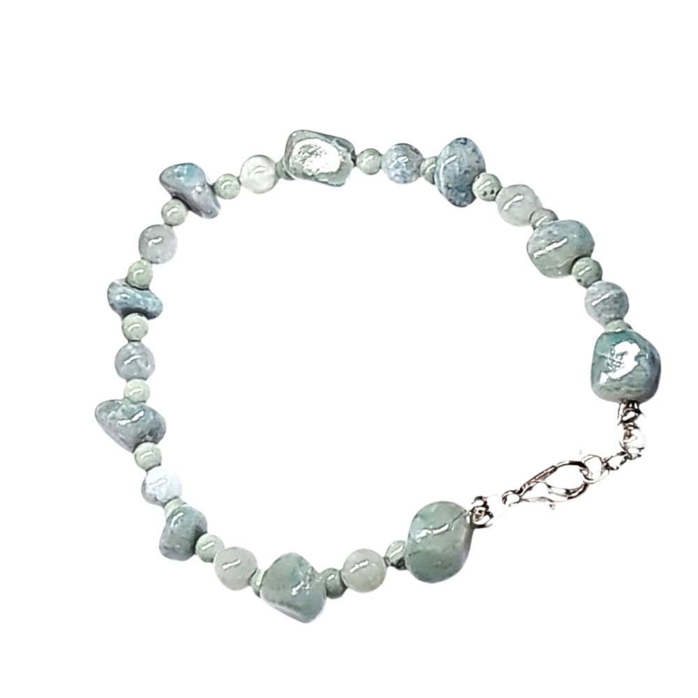 Elegant Aquamarine Beaded Bracelet - Picture 3 of 4